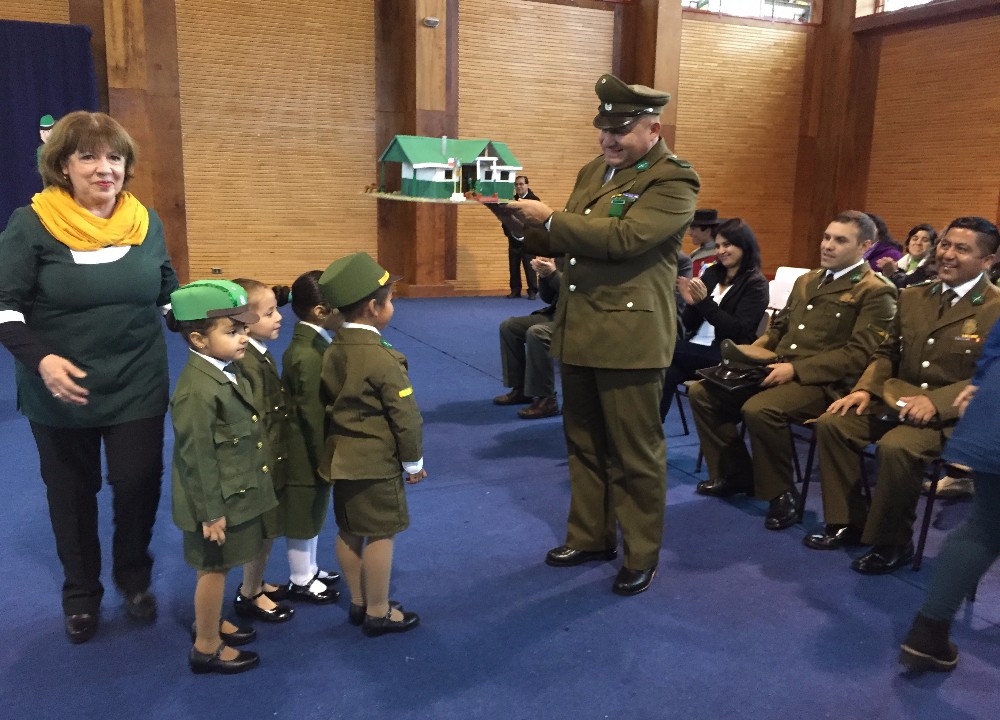 Llifén homenajeó a Carabineros en su 90° aniversario