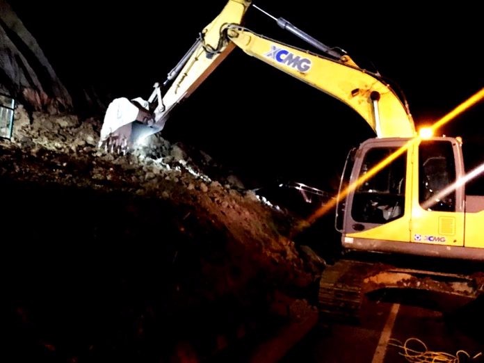 Autoridades y vecinos en alerta por derrumbe en cuesta de acceso a La Unión