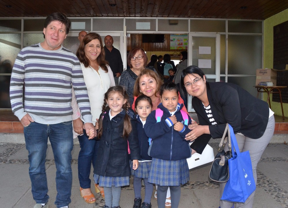 Autoridades recorrieron Los Ríos dando la bienvenida al año escolar 2017