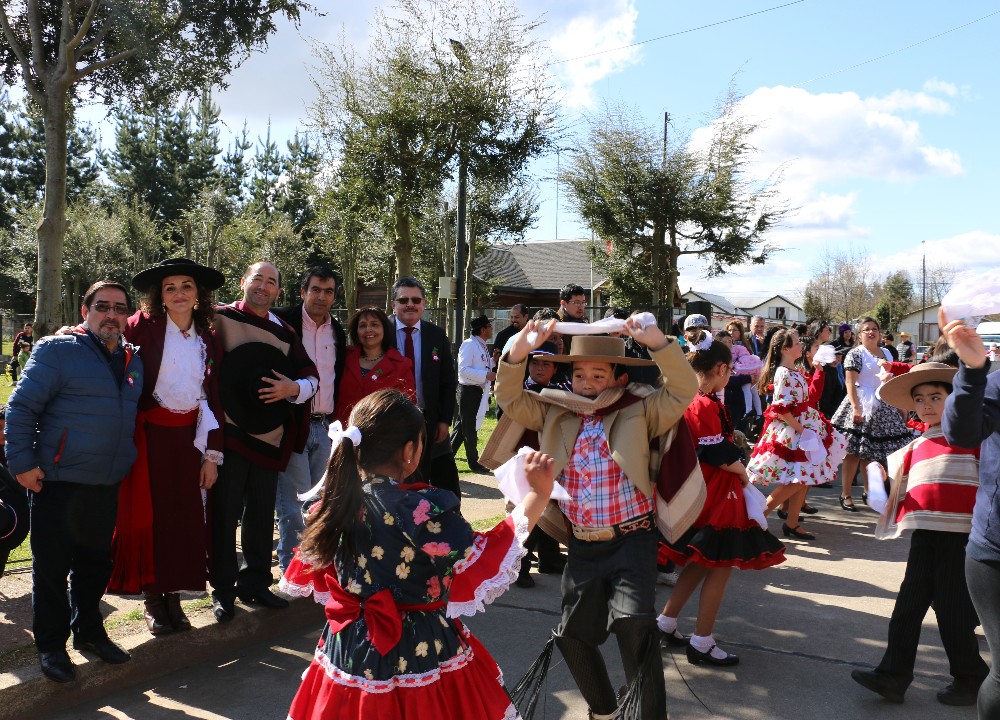 Con cuecada al aire libre Nontuelá inició celebraciones patrias 