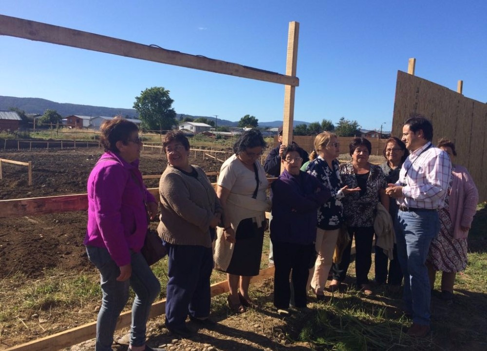 Vecinos visitan obras del futuro Servicio de Urgencia Primario en los Barrios Bajos